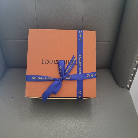 Authentic Louis Vuitton Black Reversible Belt, 36/90 M0552 - Picture 2 of 8